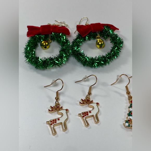 5 pair of Hook Pierced Christmas Earrings NWOT - Picture 2 of 4